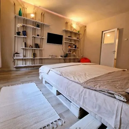 Super Cozy In The Heart Of Apartment Varna